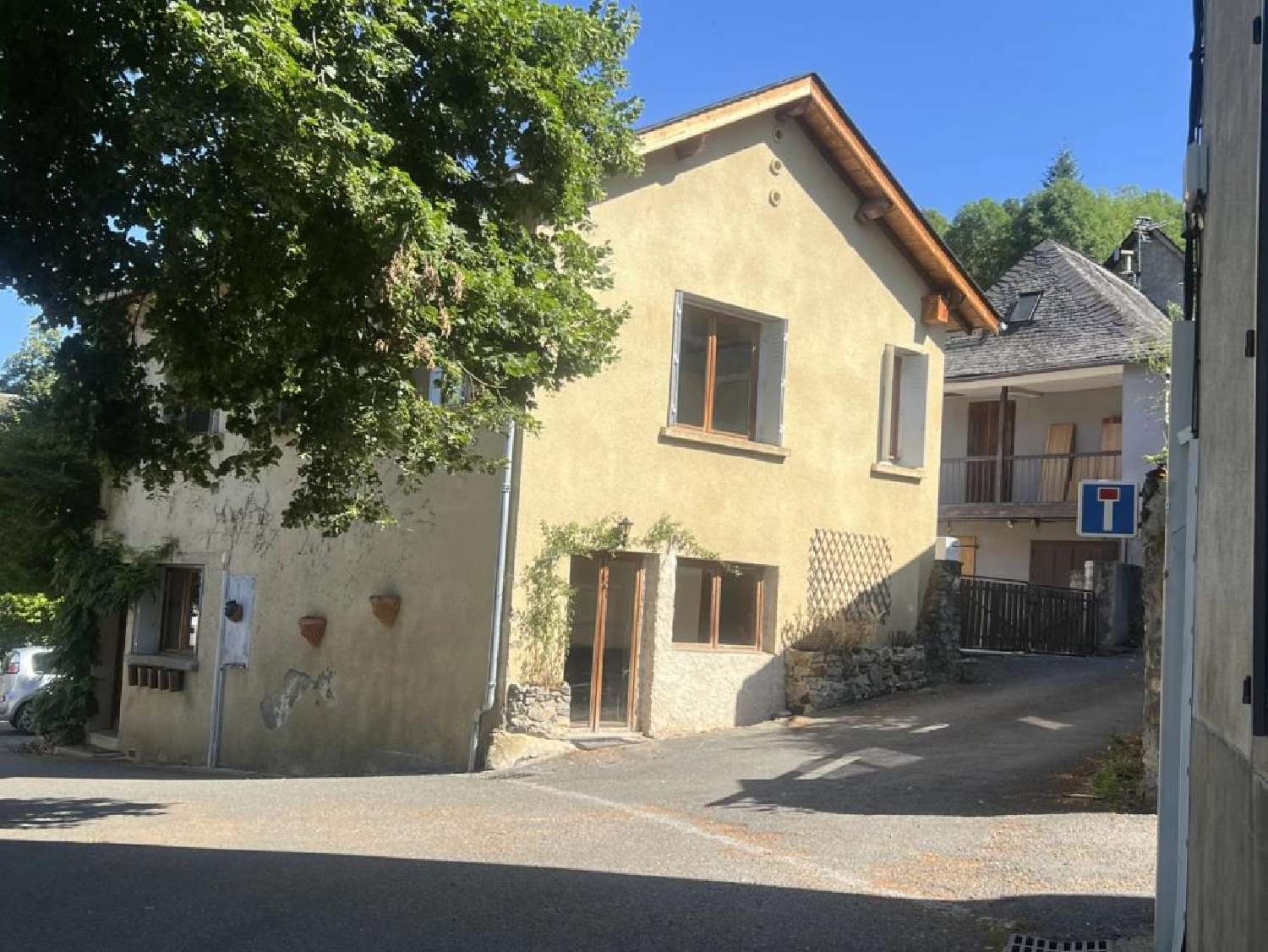  te koop dorpshuis Cescau Ariège 1