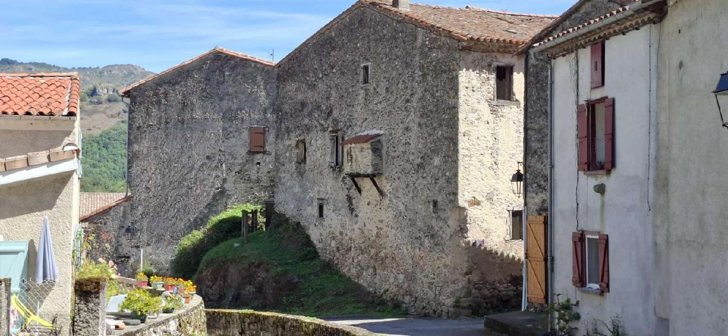  te koop dorpshuis Prayols Ariège 1
