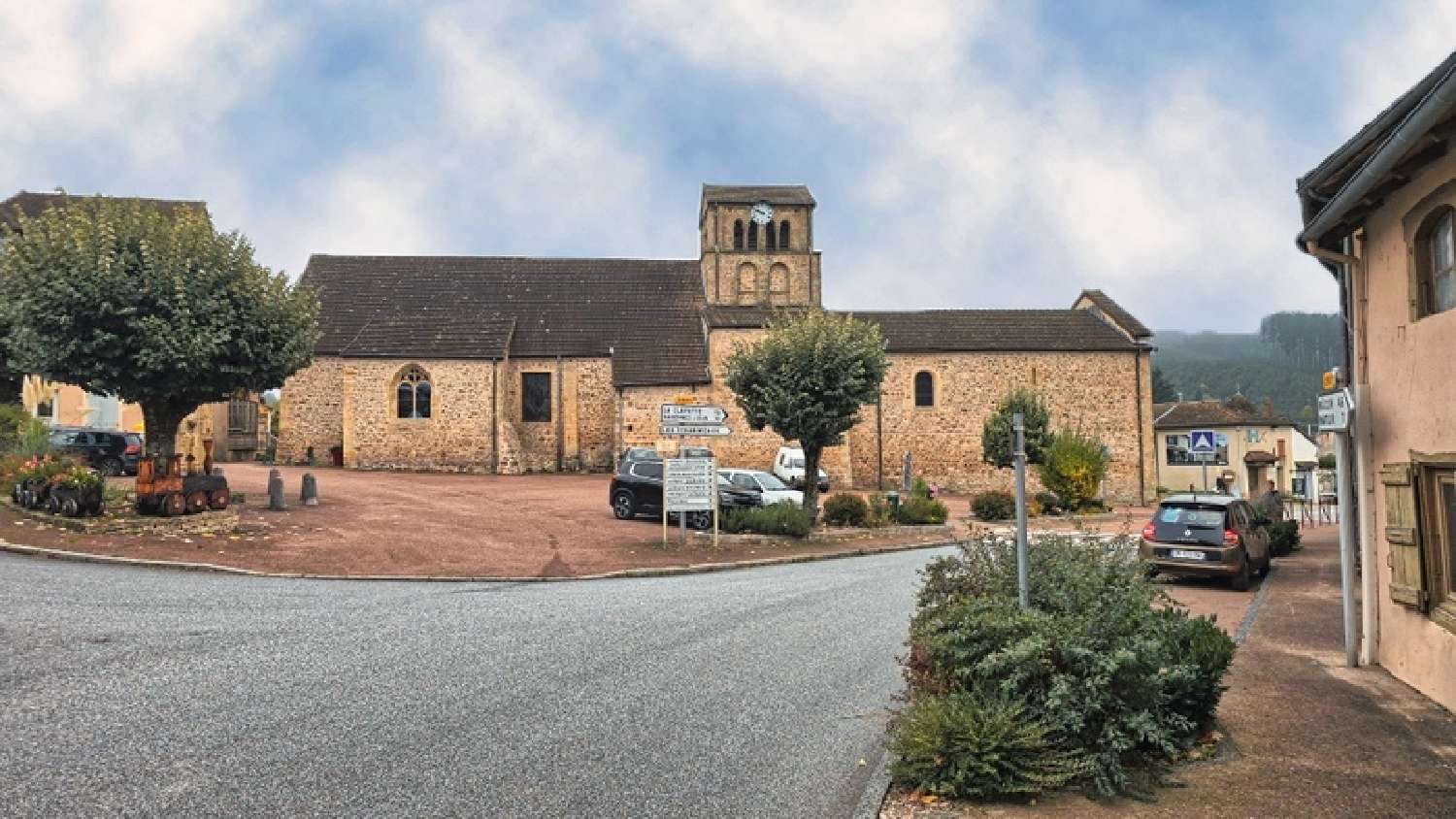 for sale village house Saint-Igny-de-Vers Rhône 2