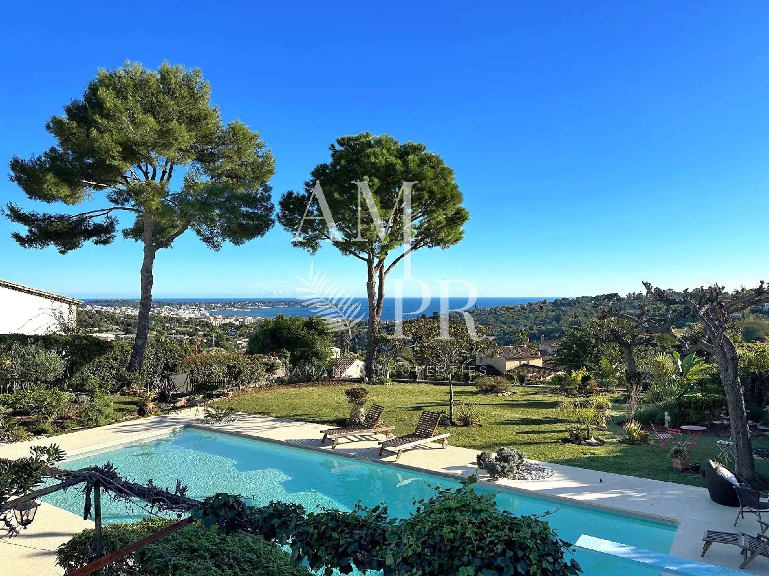 à vendre villa Antibes Alpes-Maritimes 3