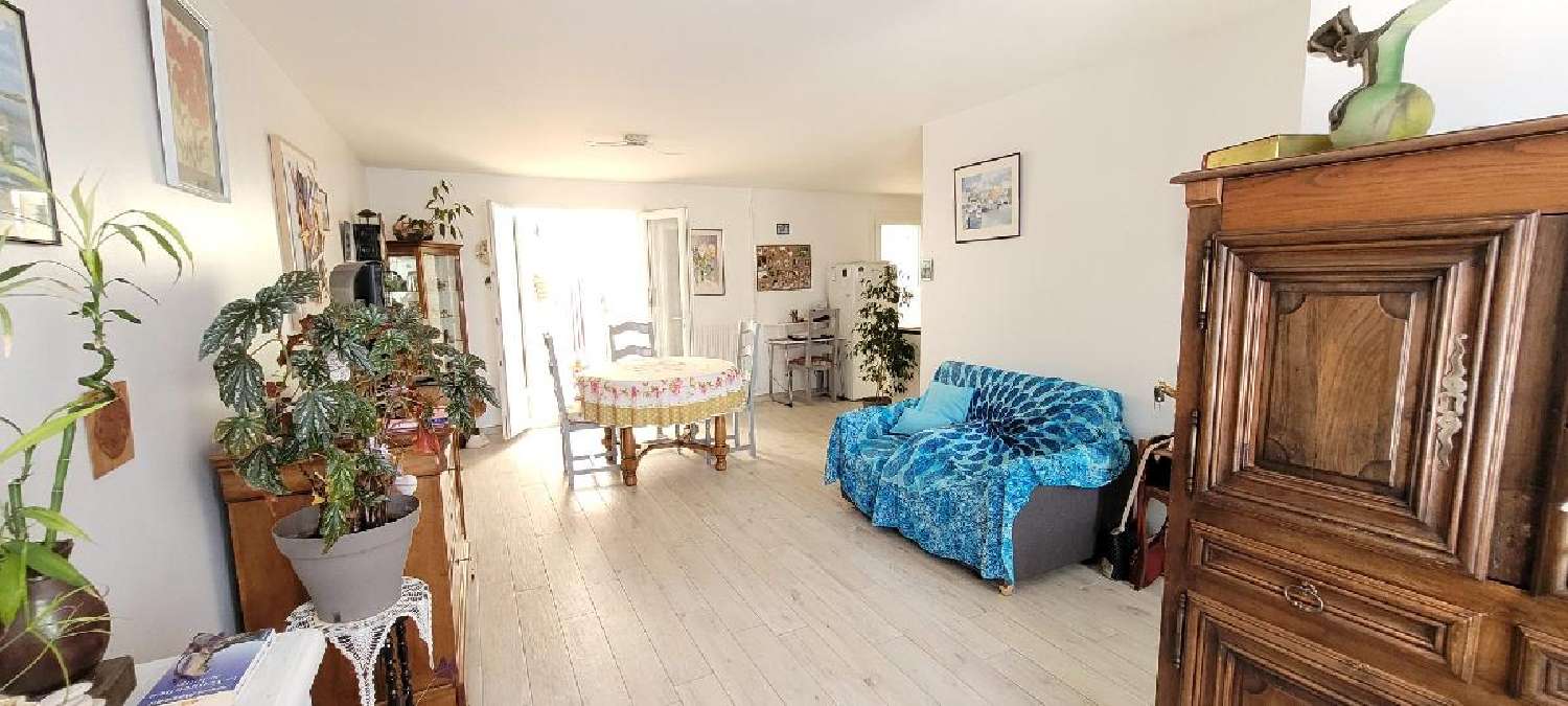 for sale house Saint-Jean-d'Angély Charente-Maritime 3