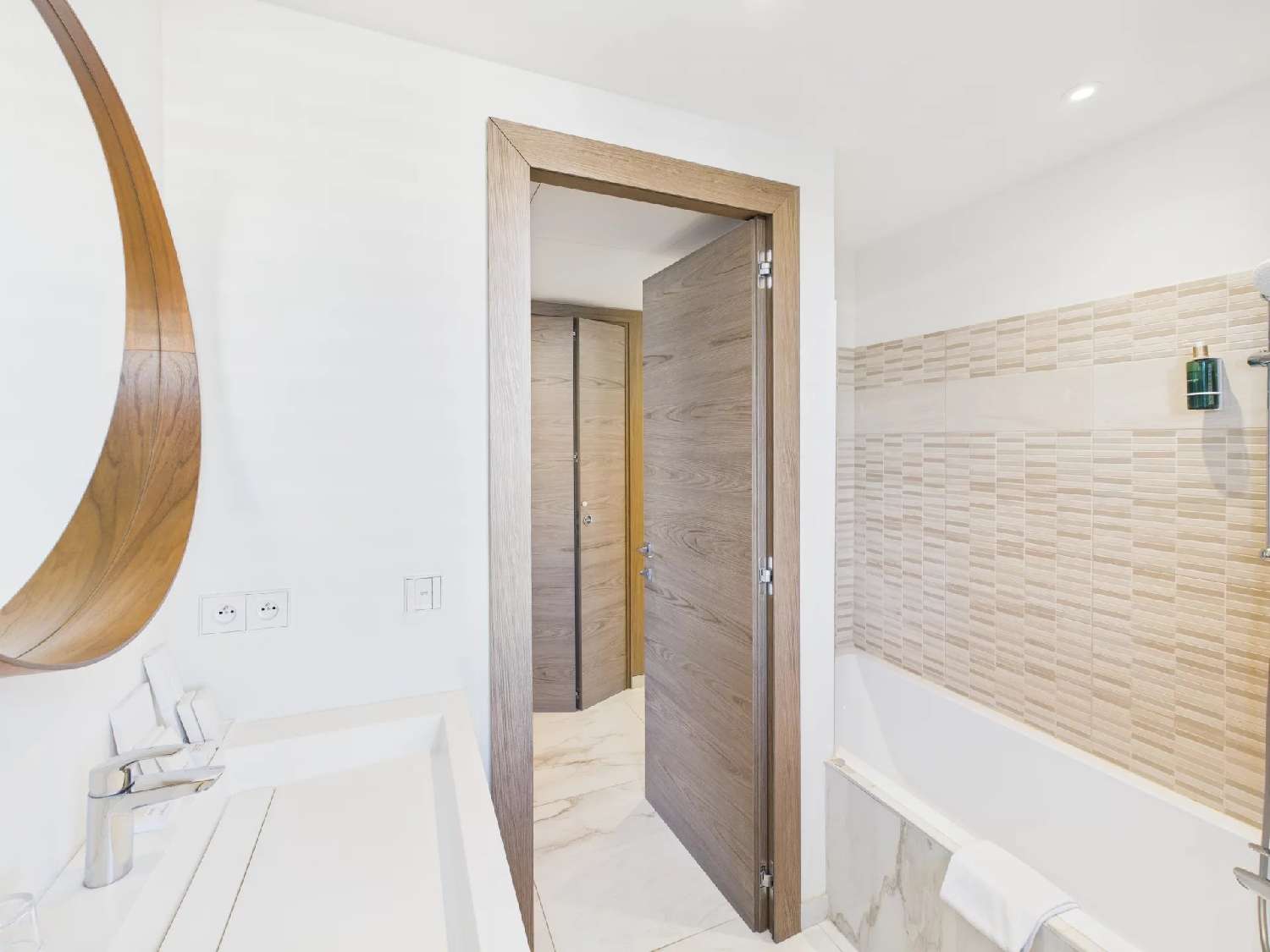  for sale apartment Juan-les-Pins Alpes-Maritimes 5