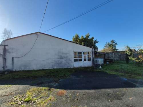 Saint-Savinien Charente-Maritime schuur foto 7228568