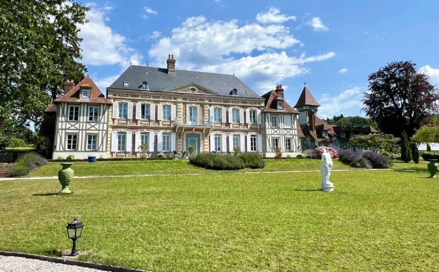  for sale castle Pont-l'Évêque Calvados 2