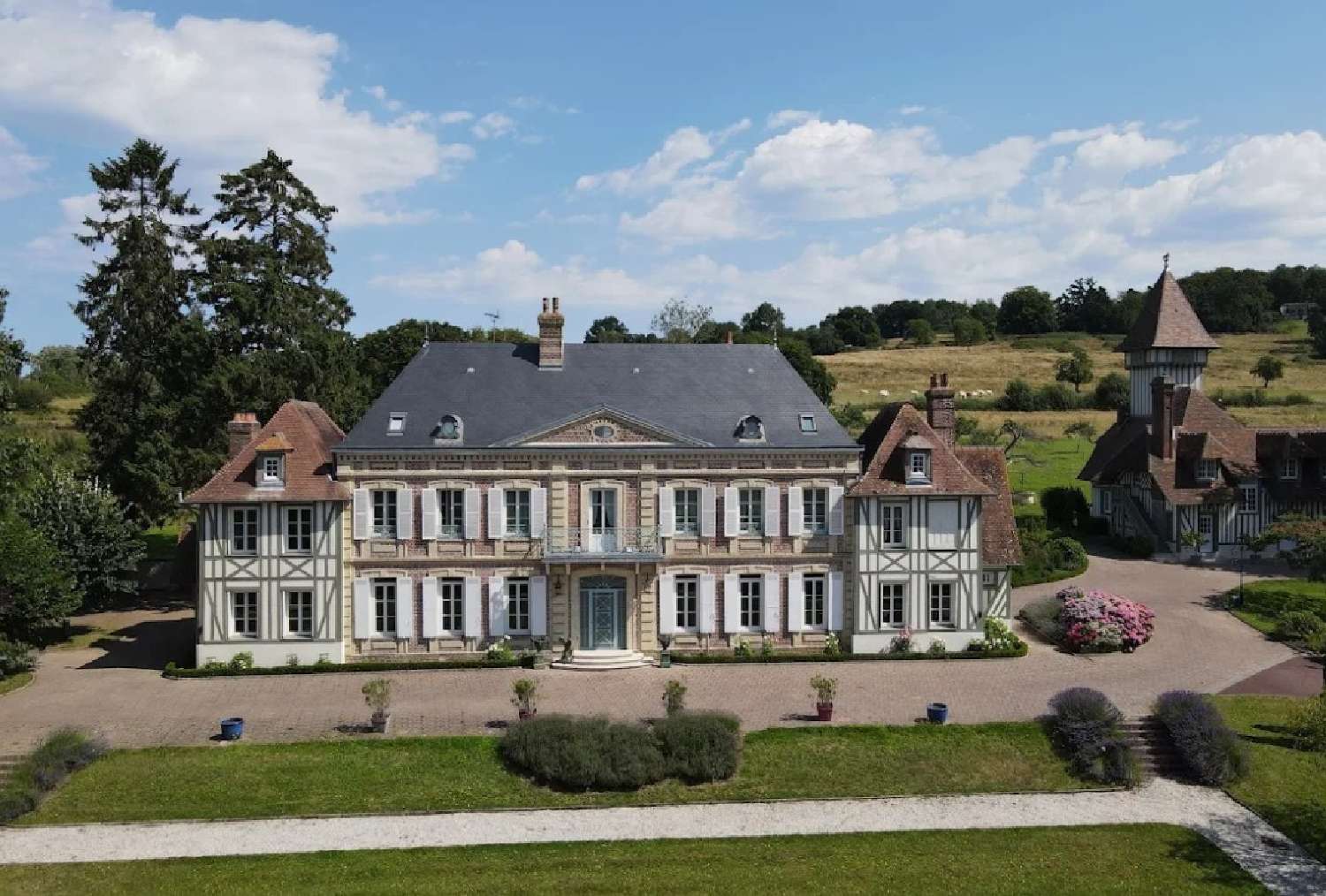  for sale castle Pont-l'Évêque Calvados 3