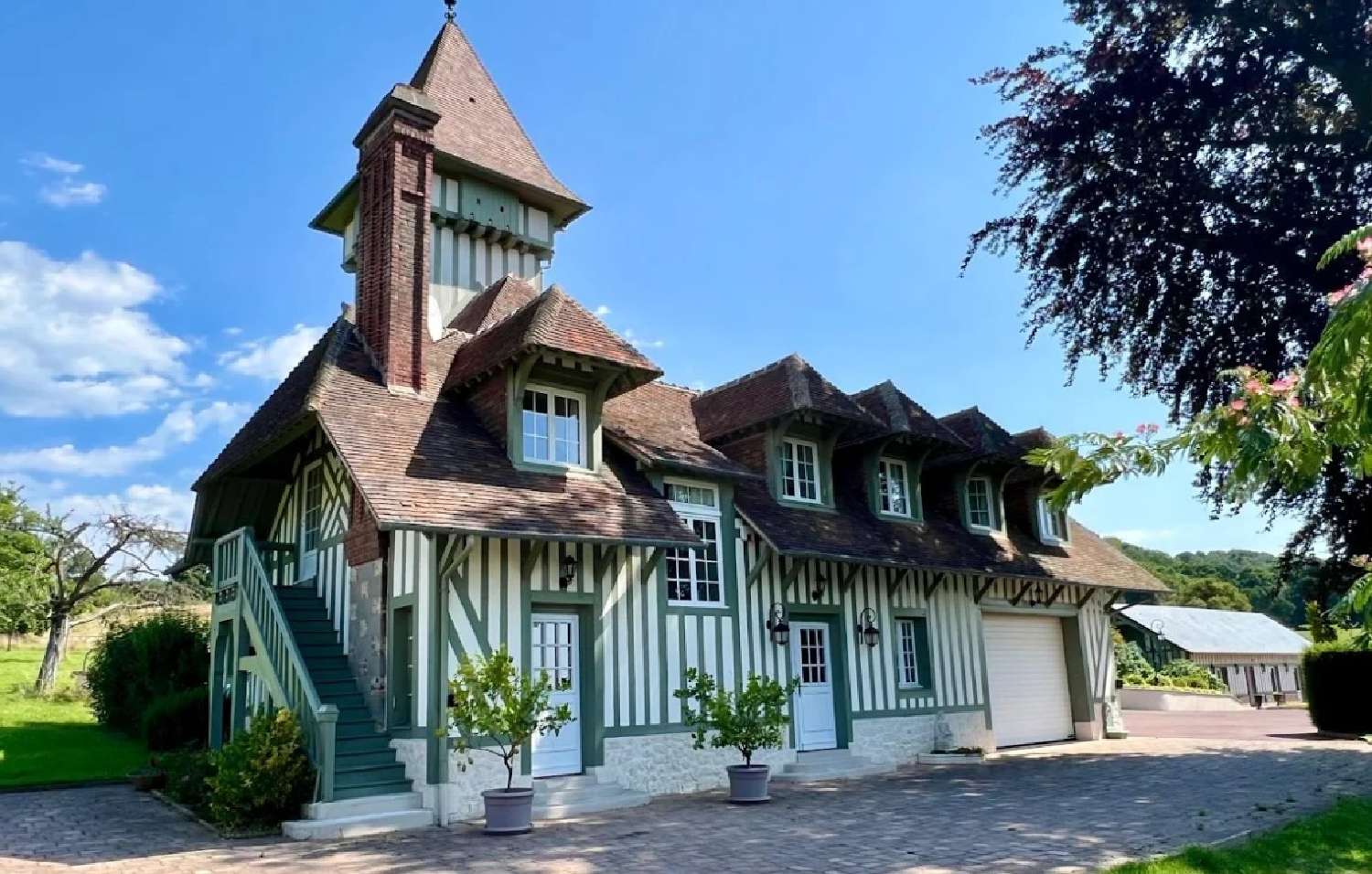  for sale castle Pont-l'Évêque Calvados 4