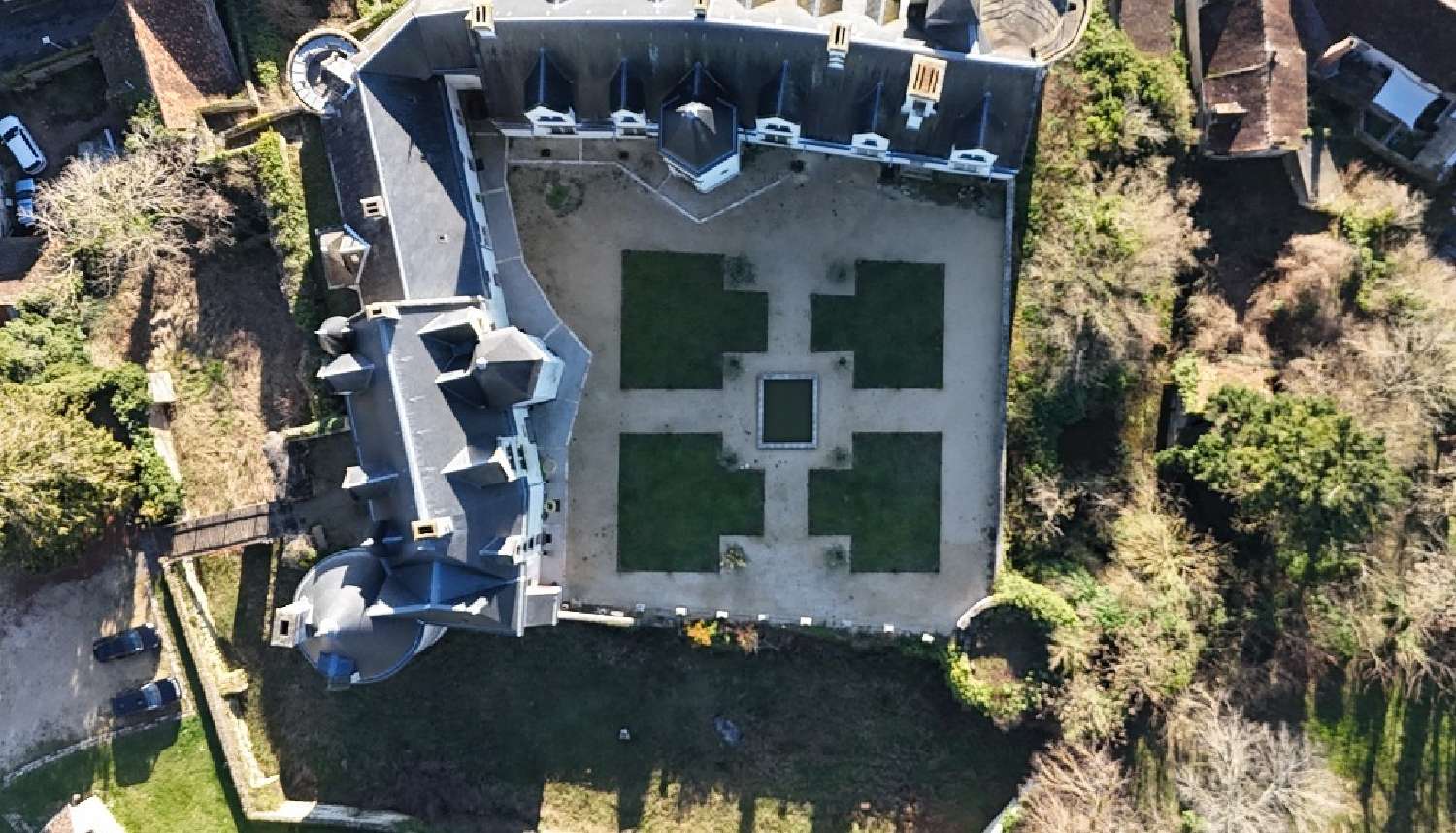  te koop kasteel Tours Indre-et-Loire 8