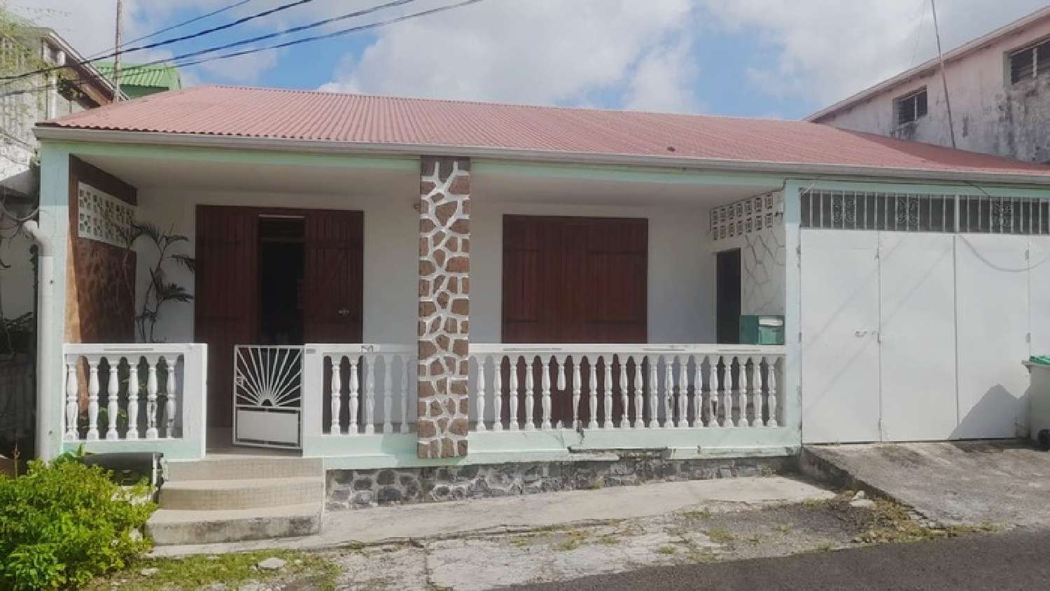  te koop stadshuis Le Moule Guadeloupe 1