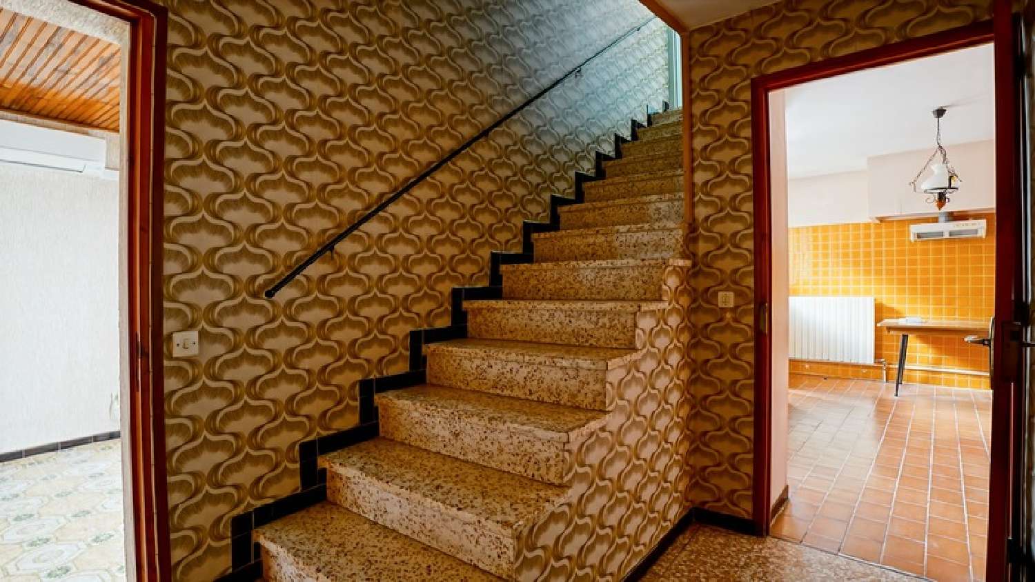  te koop stadshuis Marguerittes Gard 1