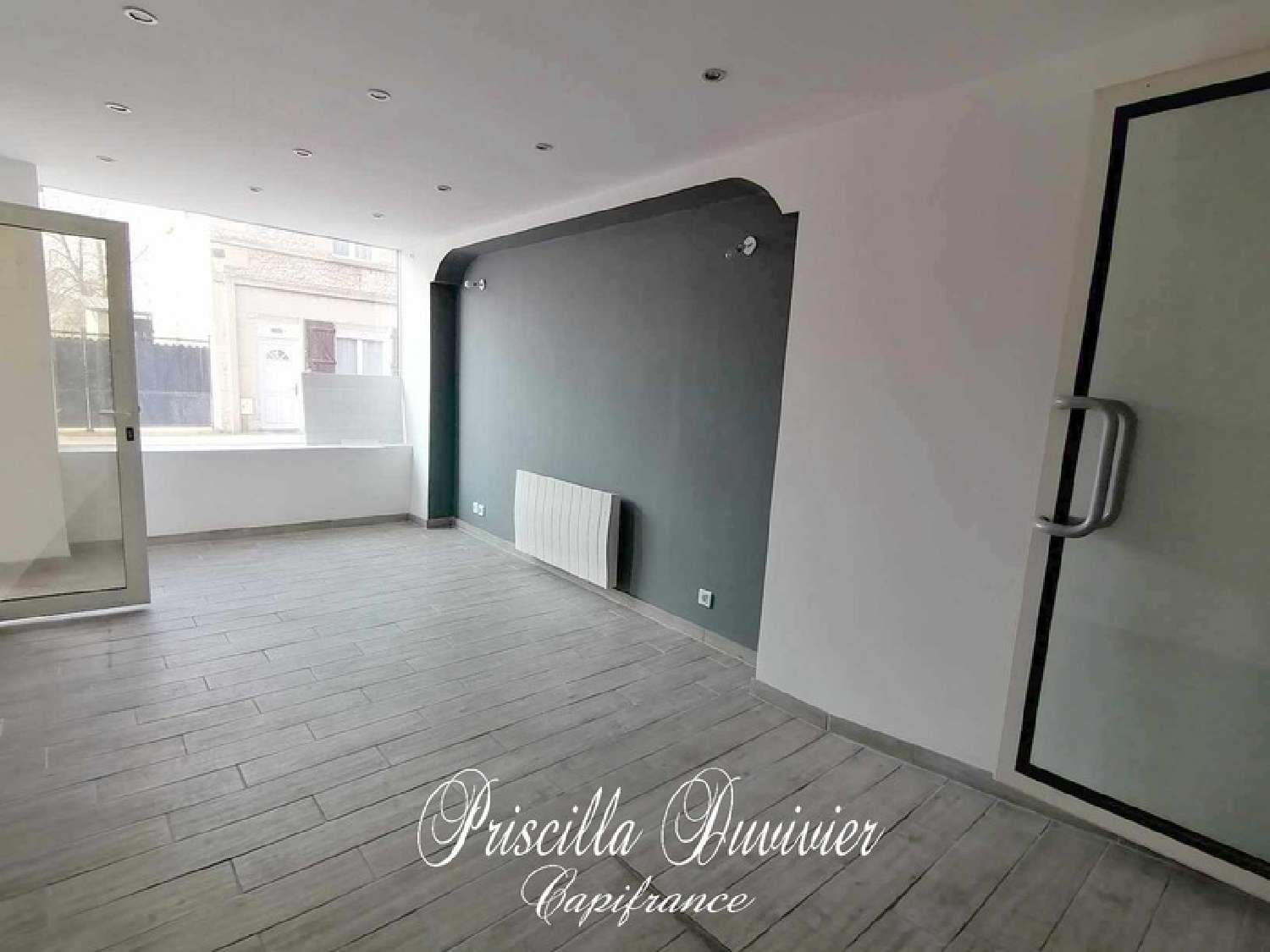 te koop bedrijfsruimte/ kantoor Berthecourt Oise 2