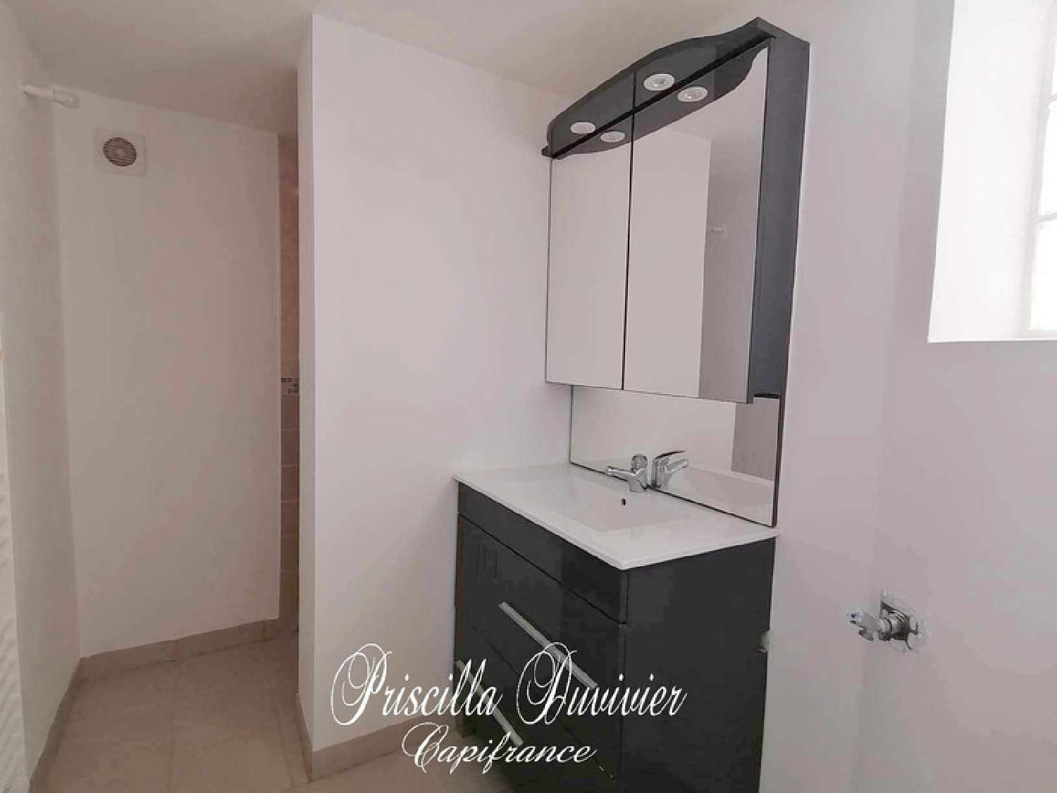 te koop bedrijfsruimte/ kantoor Berthecourt Oise 7