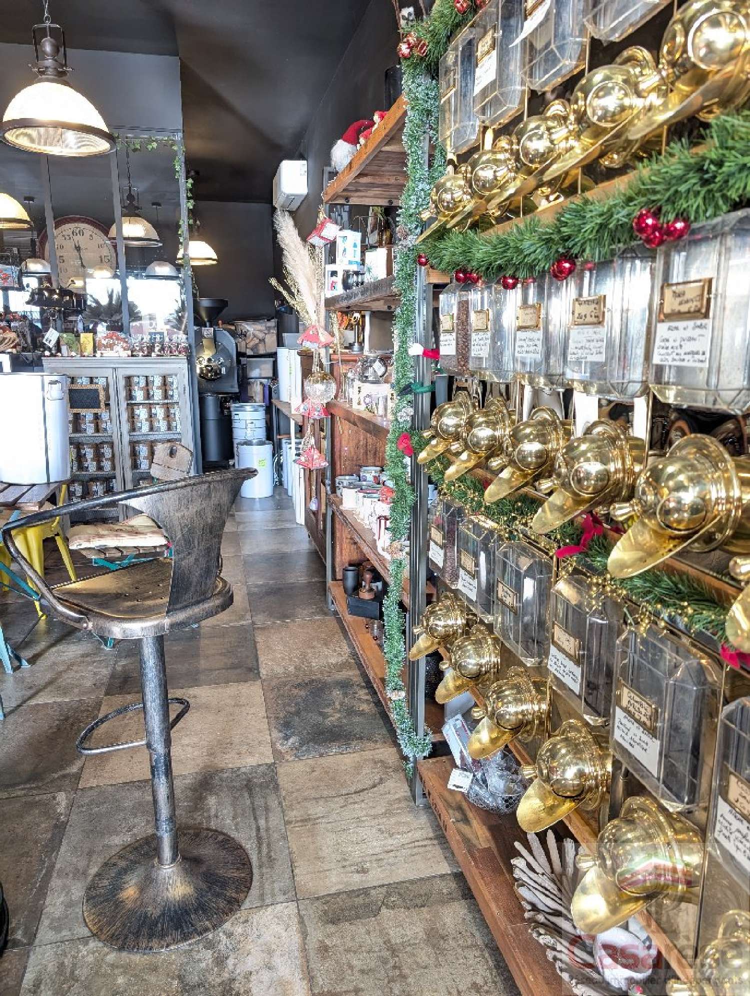 te koop bedrijfsruimte/ kantoor Cahors Lot 5