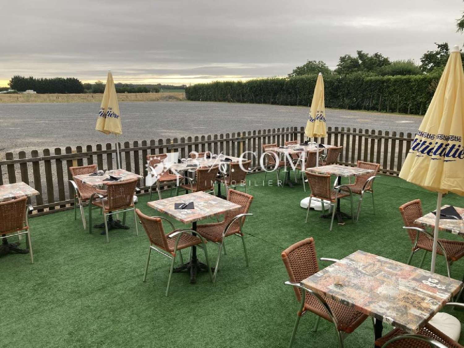  te koop bedrijfsruimte/ kantoor Jardres Vienne 3