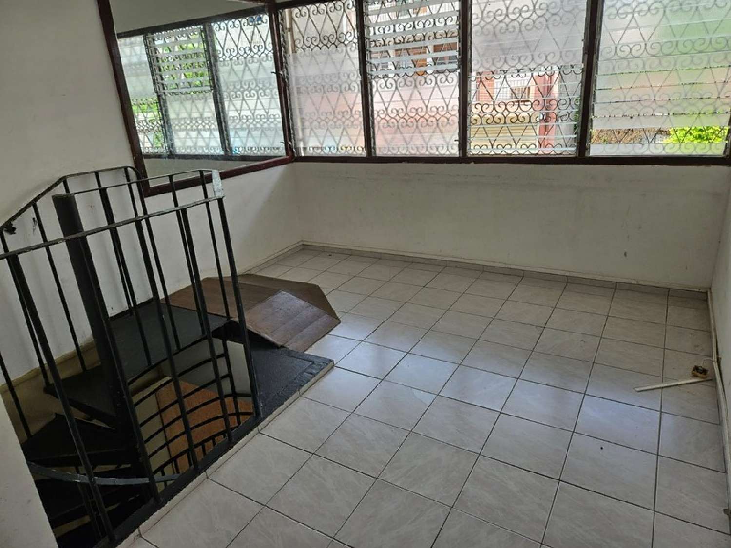 te koop bedrijfsruimte/ kantoor Les Abymes Guadeloupe 6