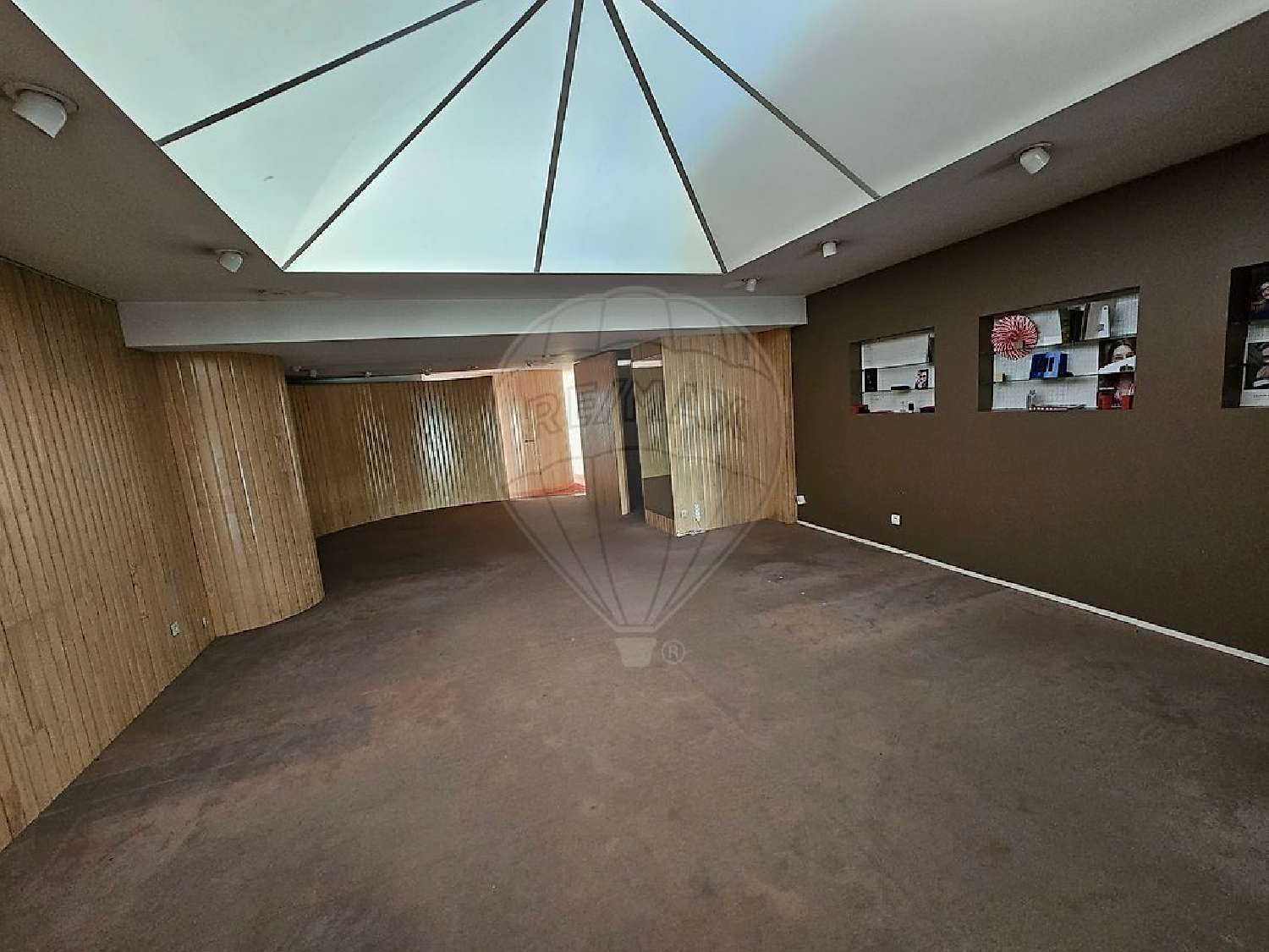 te koop bedrijfsruimte/ kantoor Nevers Nièvre 3