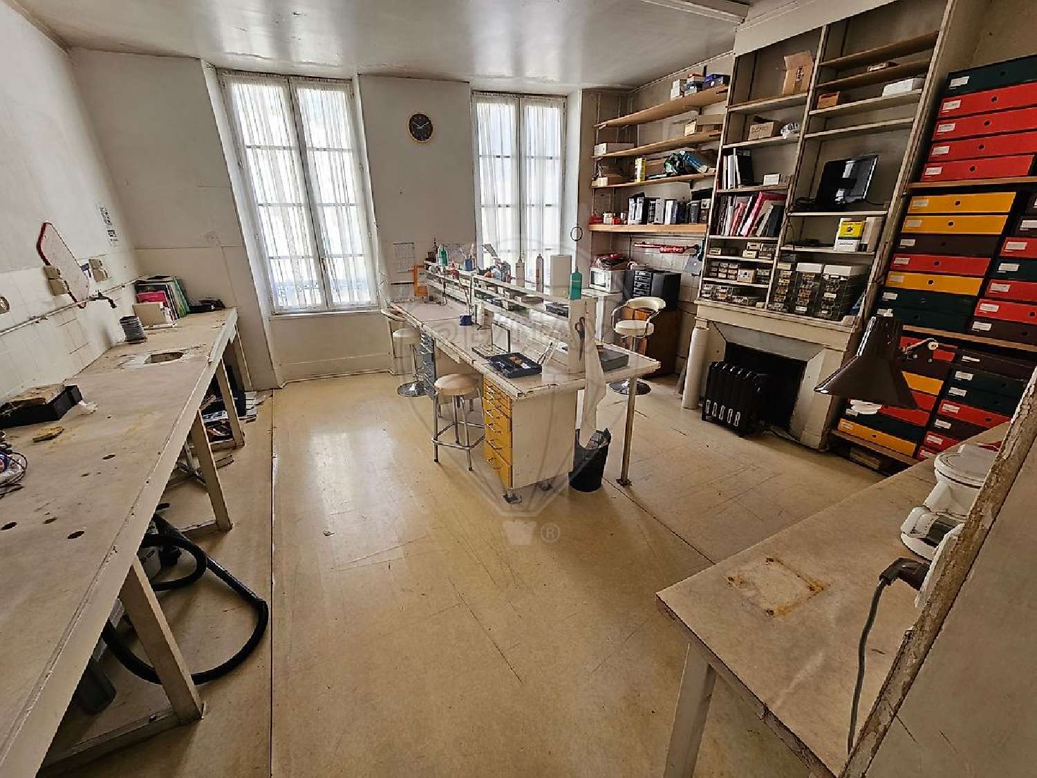 te koop bedrijfsruimte/ kantoor Nevers Nièvre 7