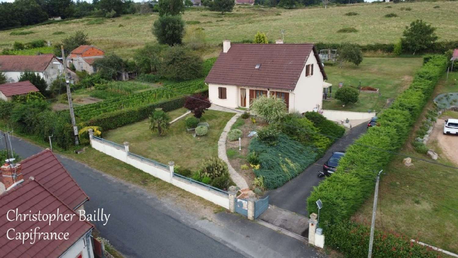 for sale farm Perrigny-sur-Loire Saône-et-Loire 1