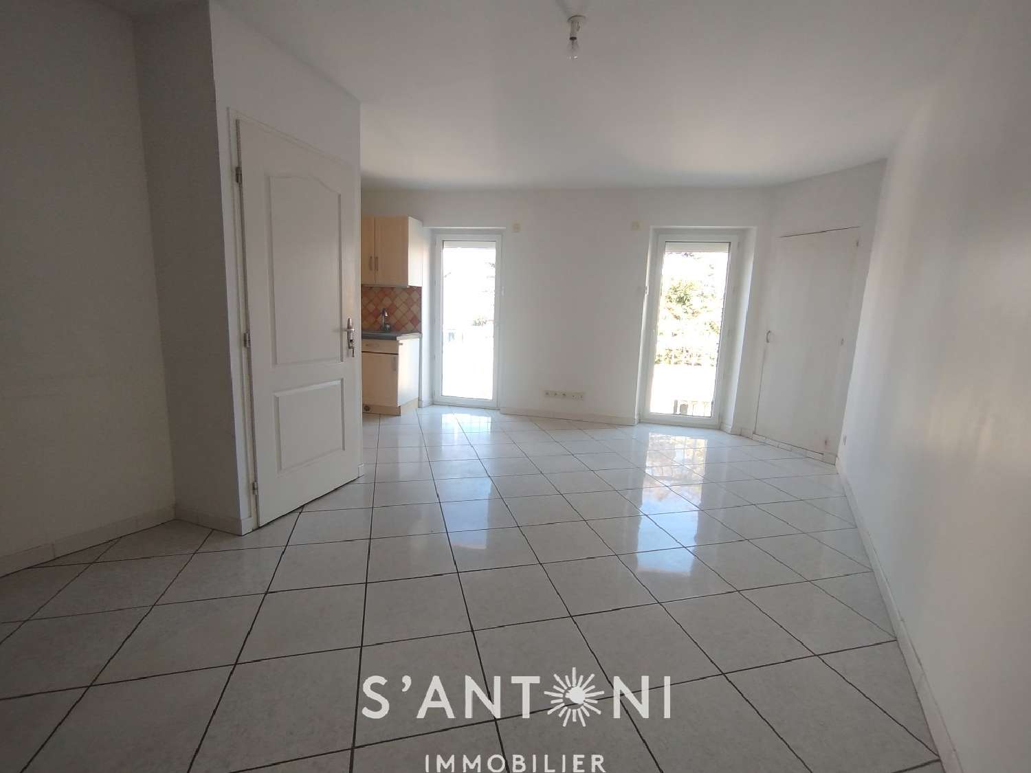 à vendre maison Bassan Hérault 1