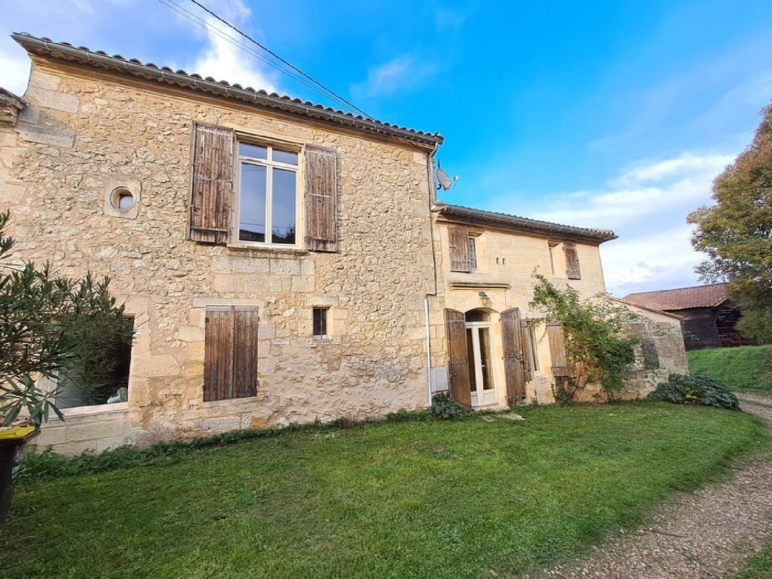  te koop huis Branne Gironde 1