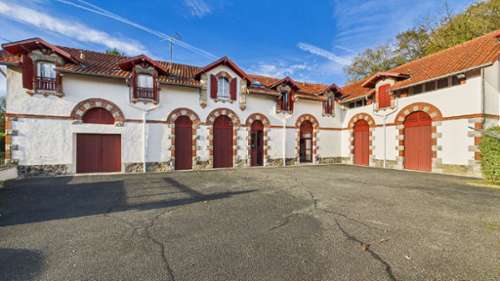 Cambo-les-Bains Pyrénées-Atlantiques huis foto 7219428