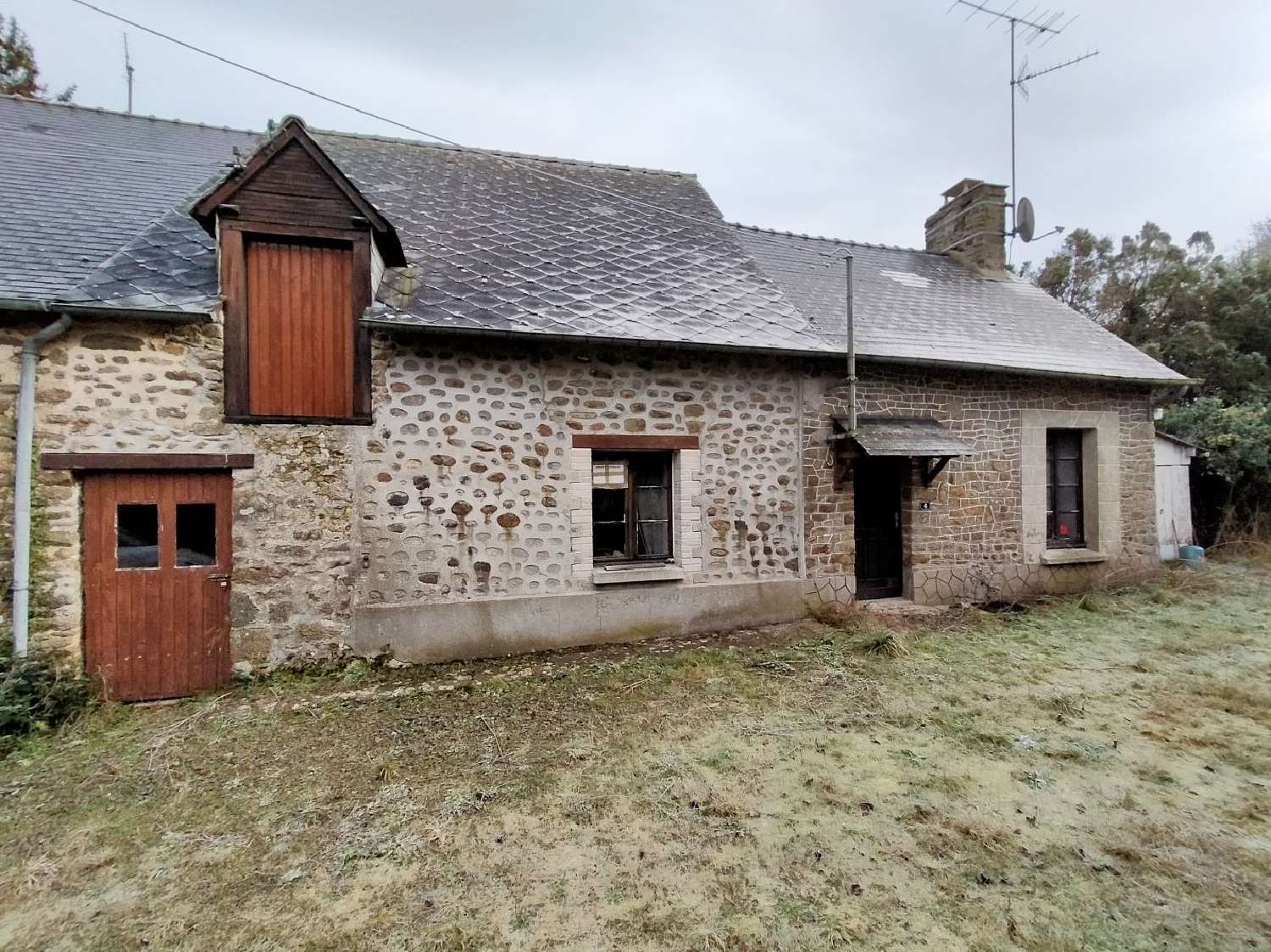  for sale house Courcité Mayenne 1