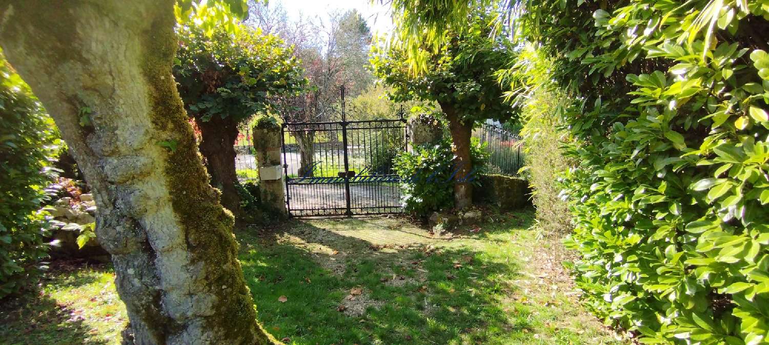  for sale house Hautefort Dordogne 4