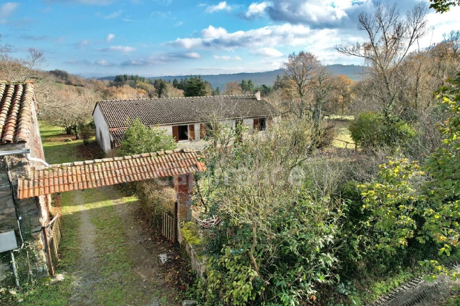  for sale house Juré Loire 1