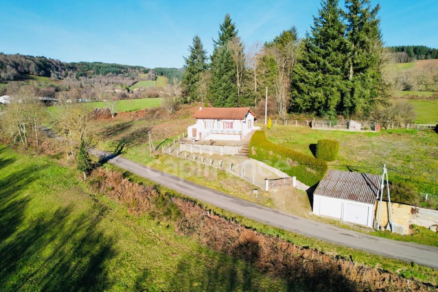  te koop huis La Tuilière Loire 2