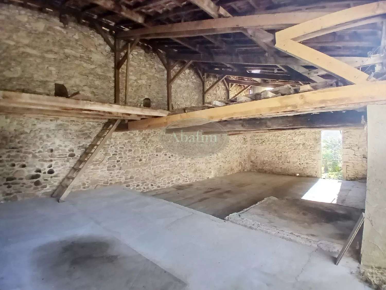 à vendre maison Lasseube Pyrénées-Atlantiques 2