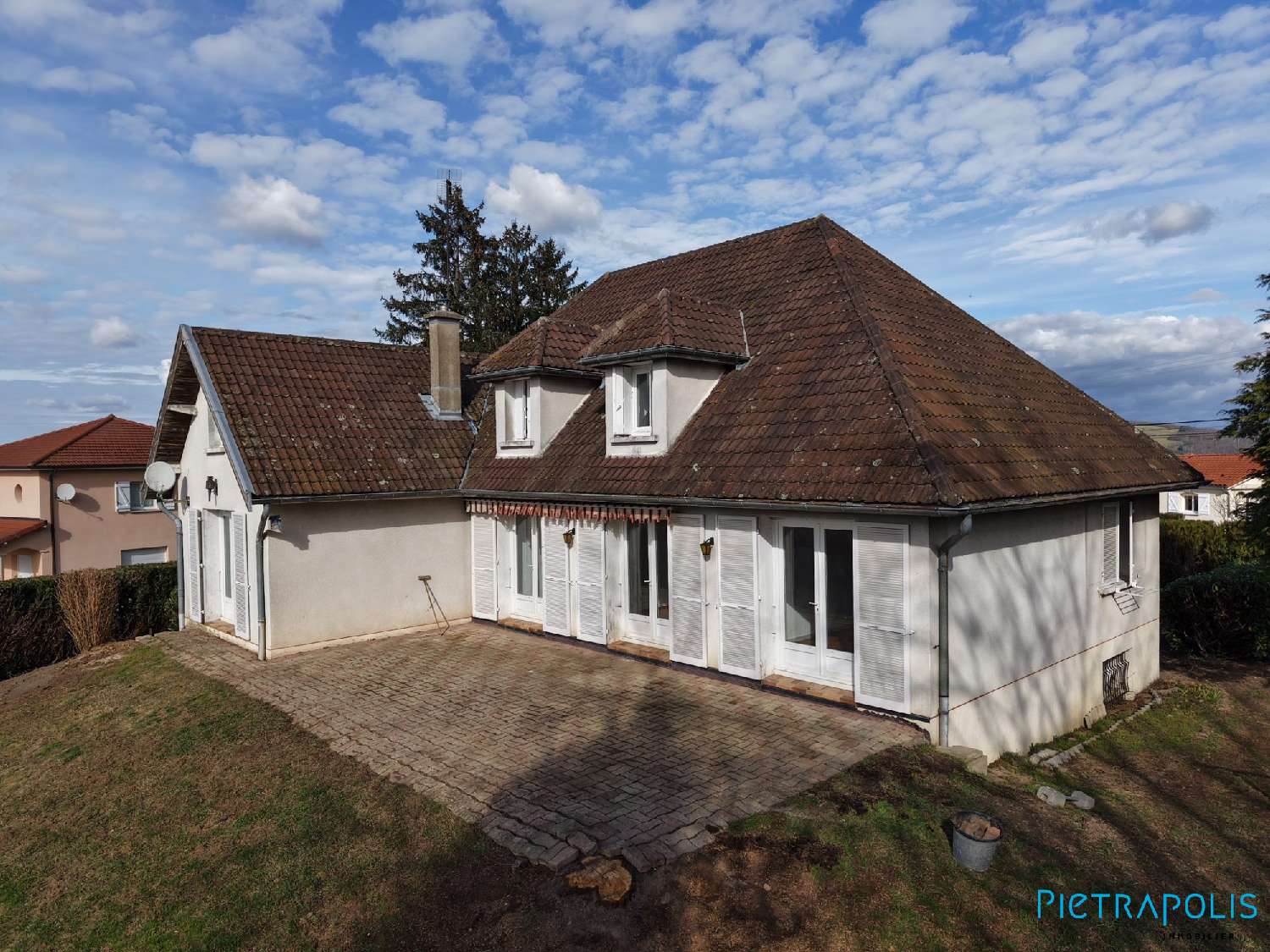  for sale house Lay Loire 1