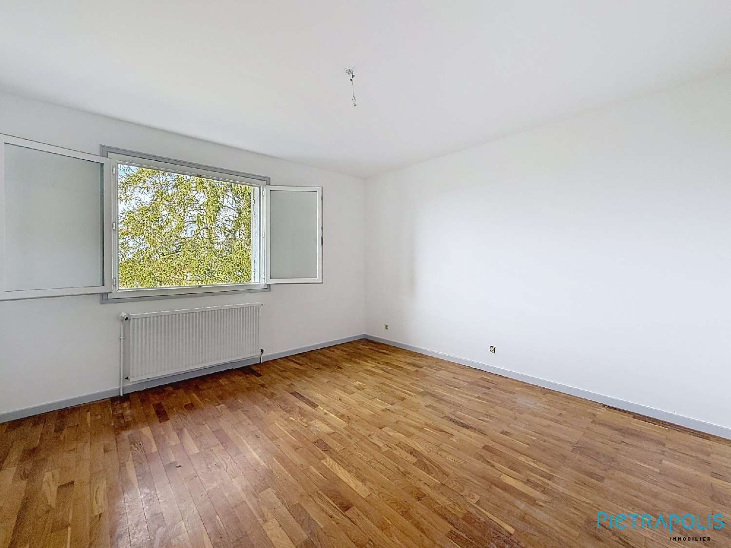  for sale house Lay Loire 4