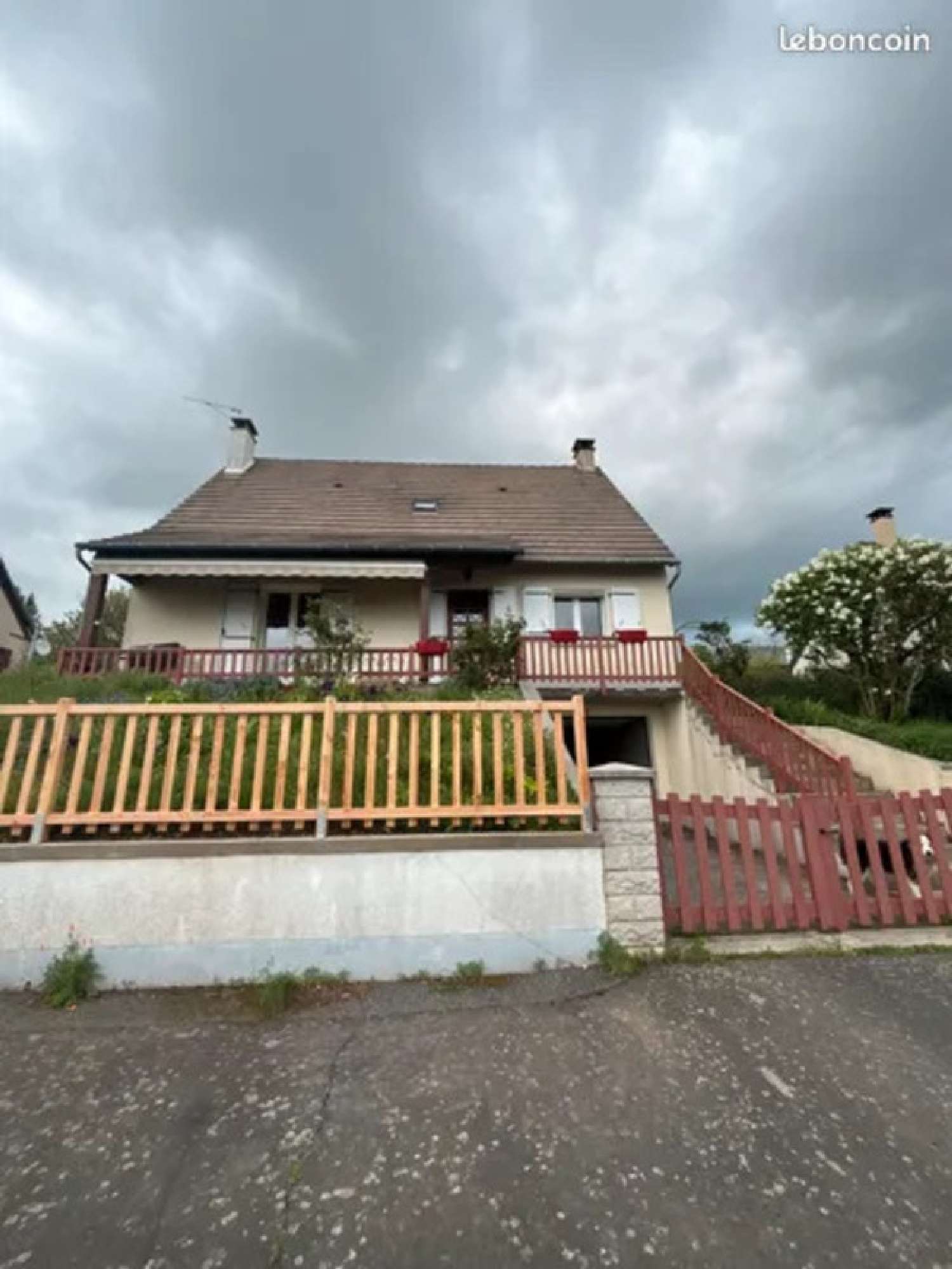  te koop huis Montsalvy Cantal 2