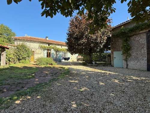  à vendre maison Nanteuil-en-Vallée Charente 2