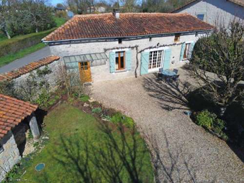  à vendre maison Nanteuil-en-Vallée Charente 3