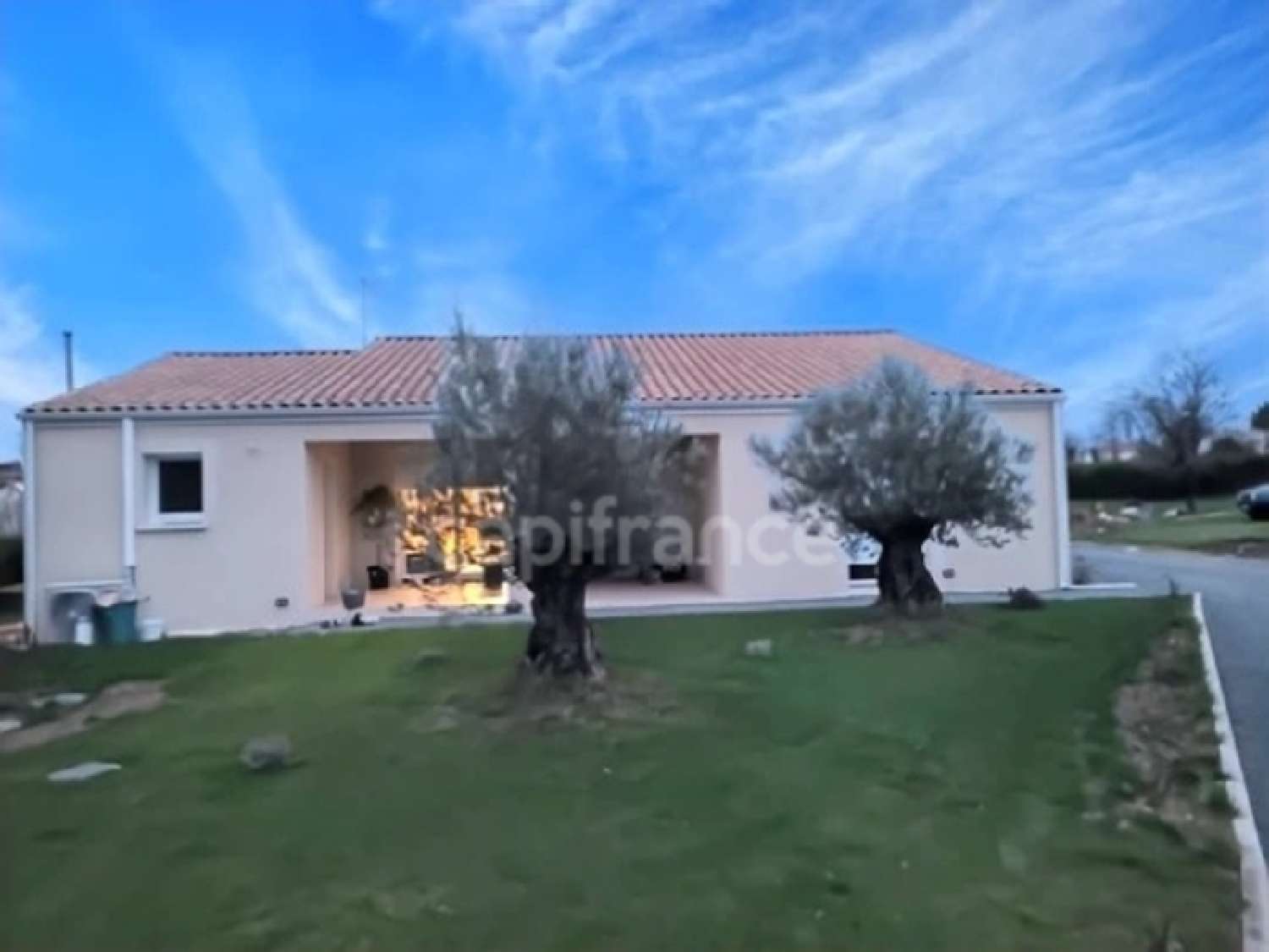  te koop huis Saint-Jean-d'Angély Charente-Maritime 2