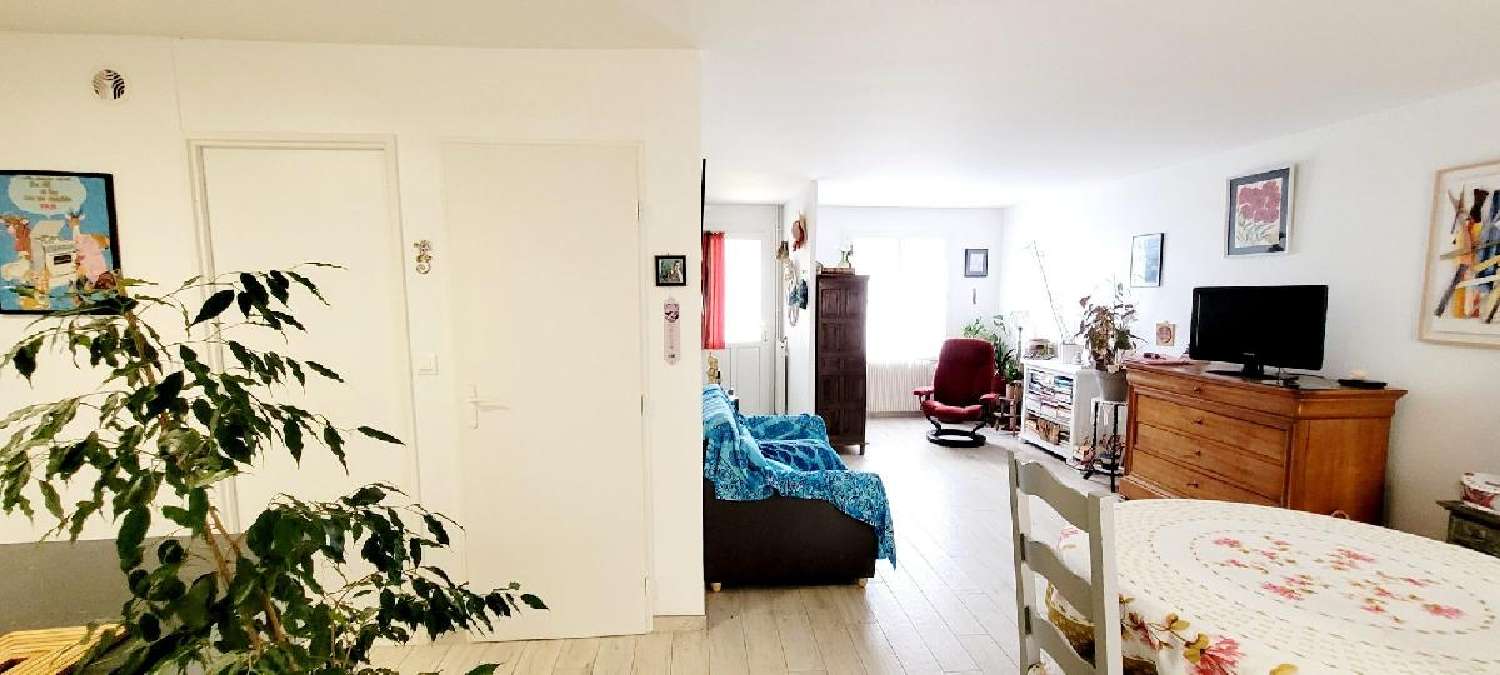 for sale house Saint-Jean-d'Angély Charente-Maritime 4