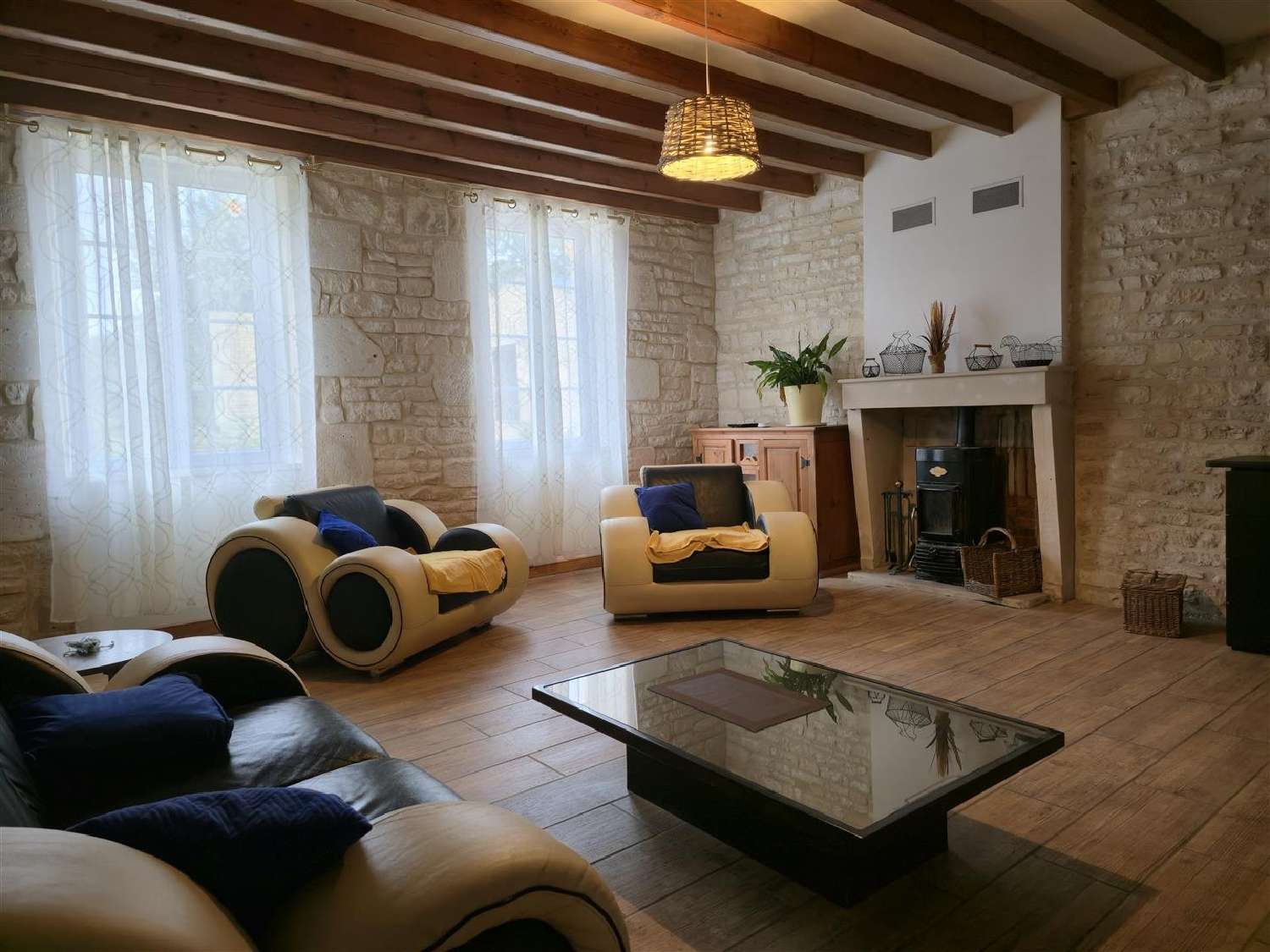 for sale house Saint-Mandé-sur-Brédoire Charente-Maritime 2