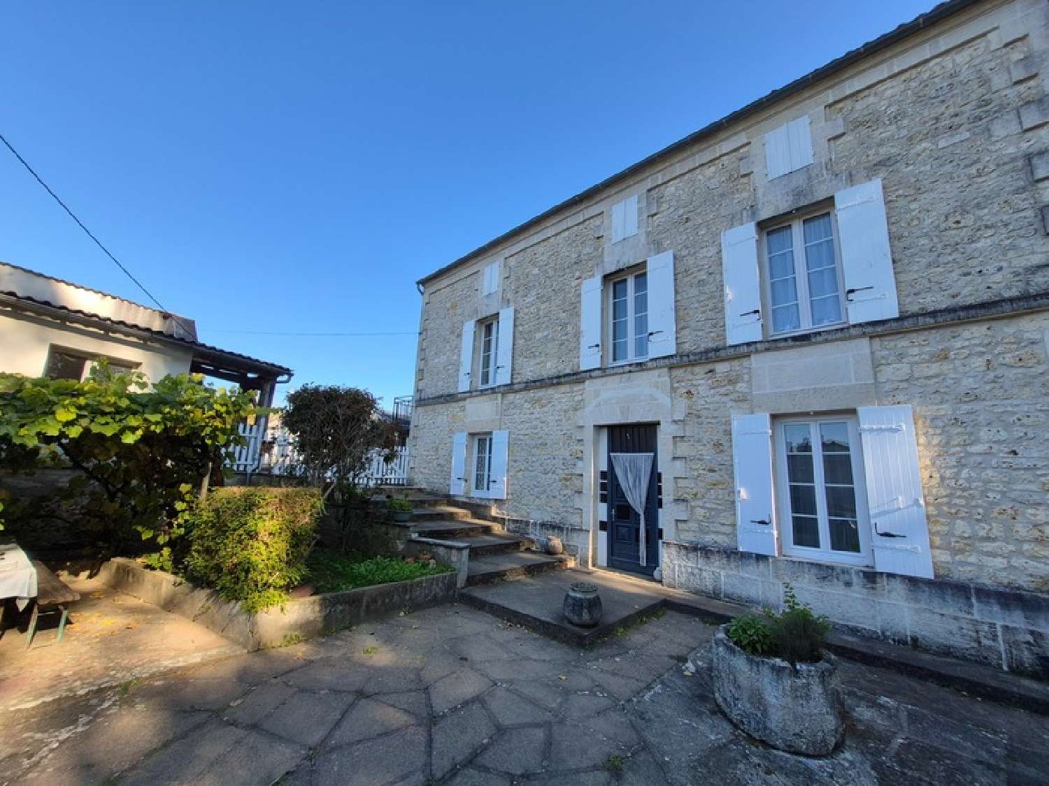 te koop huis Saint-Savinien Charente-Maritime 1