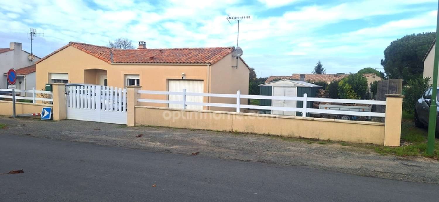 for sale house Vouillé-les-Marais Vendée 7