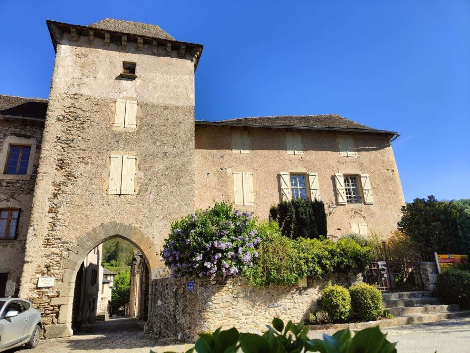  à vendre maison bourgeoise Prévinquières Aveyron 1