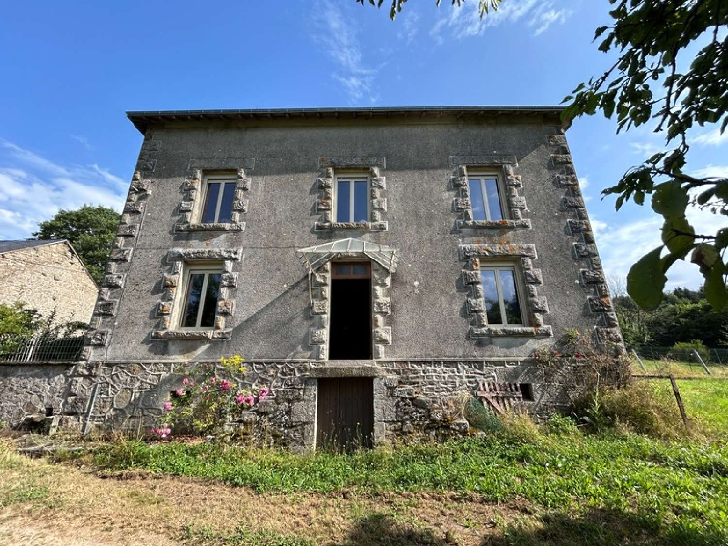  te koop herenhuis Saint-Léger-la Montagne Haute-Vienne 2