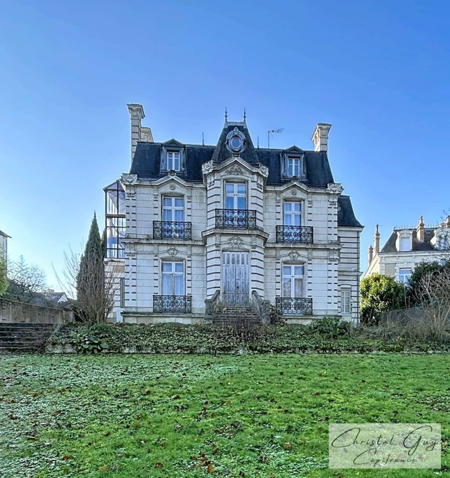 for sale mansion Saint-Pierre-de-Chevillé Sarthe 1