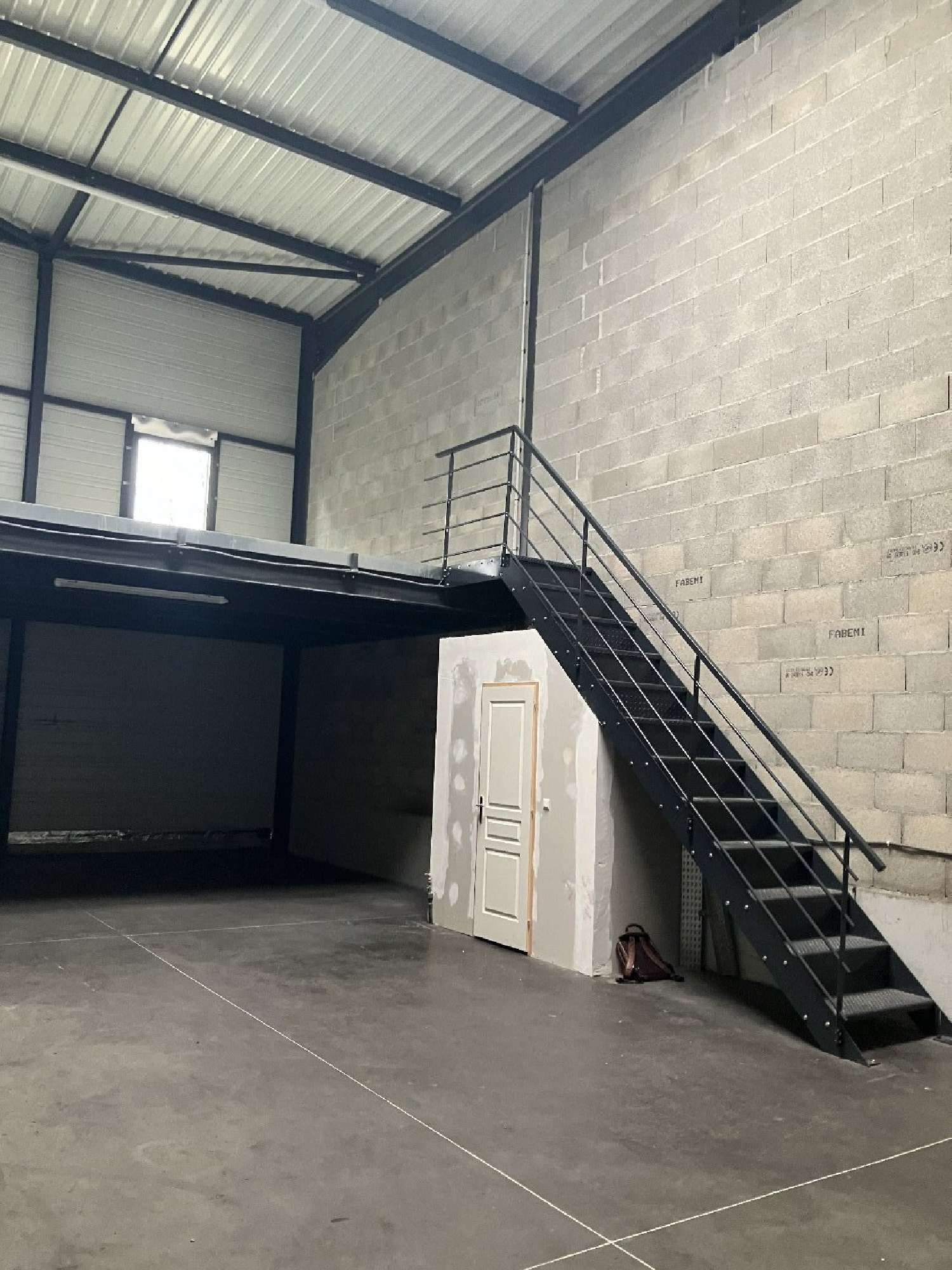 à vendre bureau Vénissieux Rhône 3