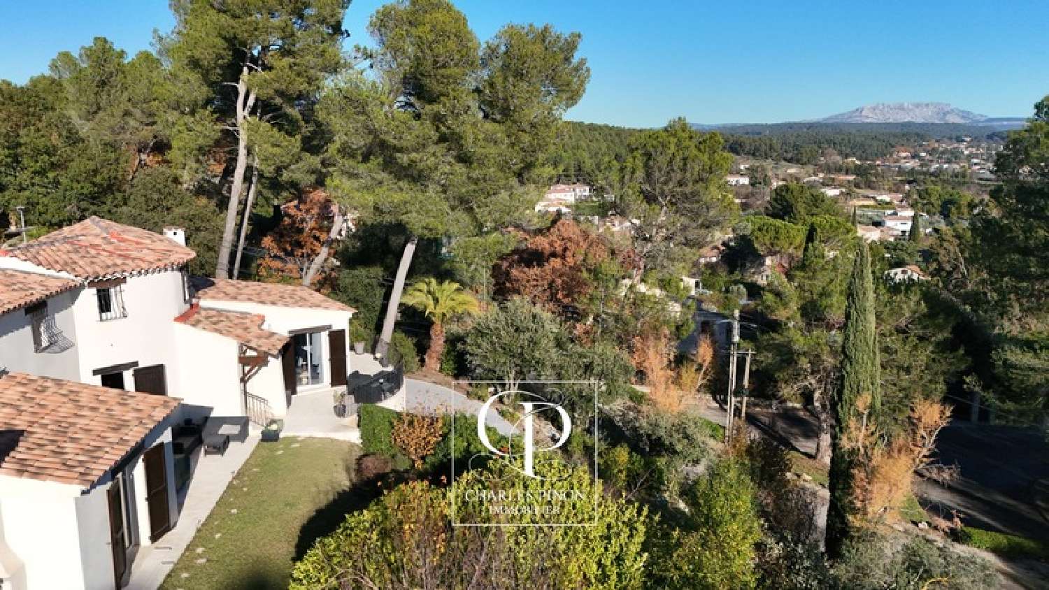 te koop villa Bouc-Bel-Air Bouches-du-Rhône 1