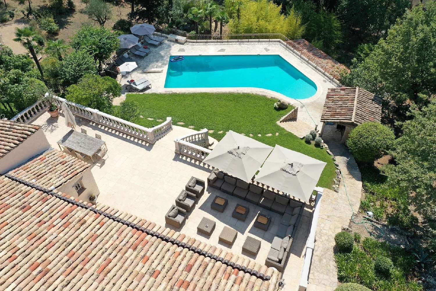  te koop villa Roquefort-les-pins Alpes-Maritimes 2