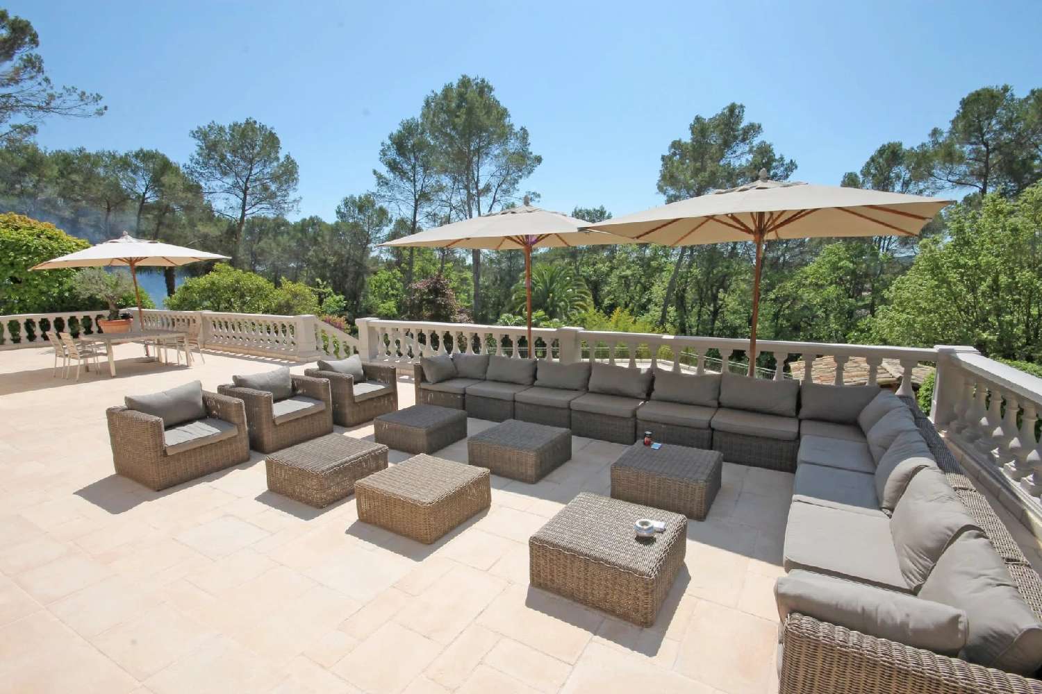  te koop villa Roquefort-les-pins Alpes-Maritimes 4