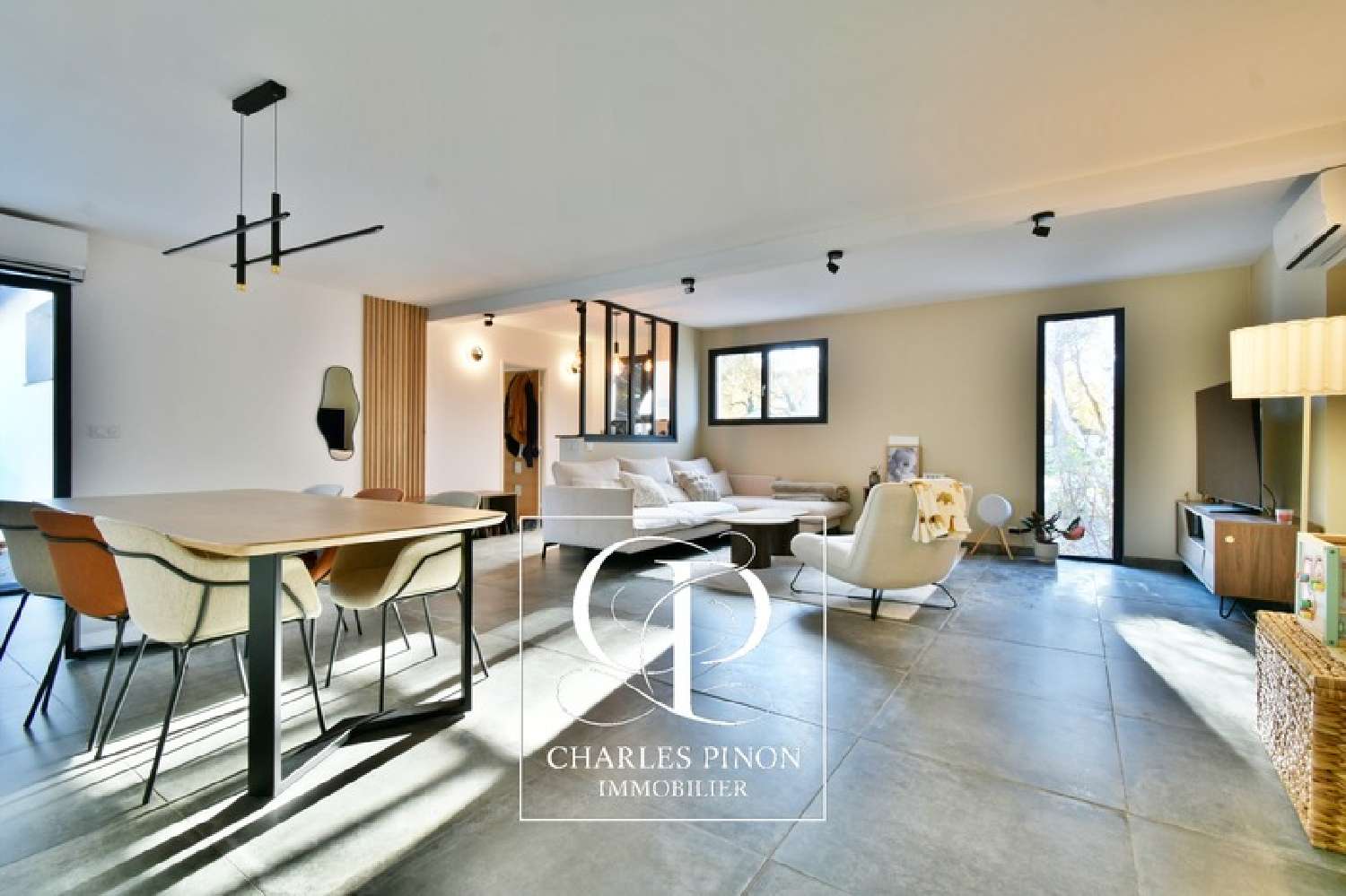  te koop villa Saint-Cannat Bouches-du-Rhône 2