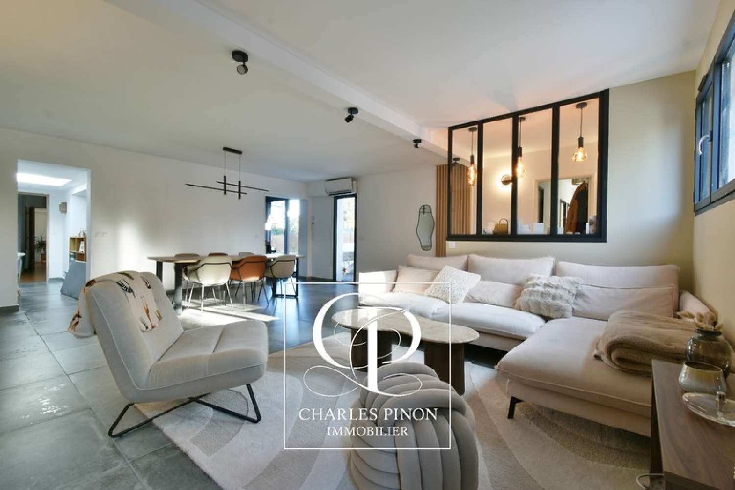  te koop villa Saint-Cannat Bouches-du-Rhône 3