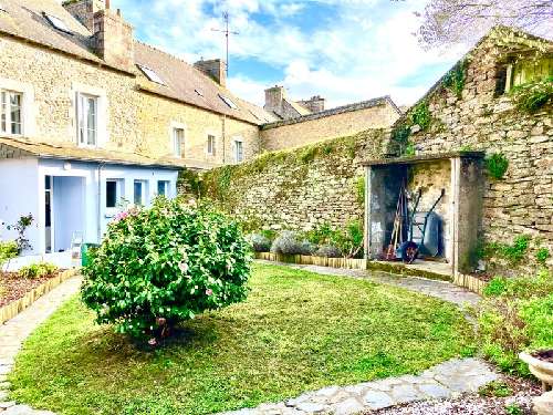 Saint-Nicolas-du-Pélem Côtes-d'Armor Stadthaus Bild 7050379