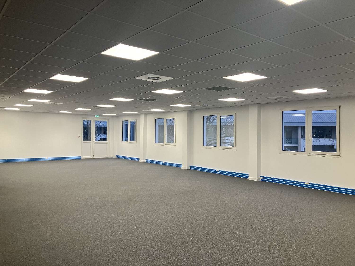  for sale office Bron Rhône 3
